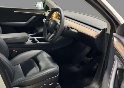 Tesla Model Y SUV 5dr Electric Auto RWD (346 ps) 9