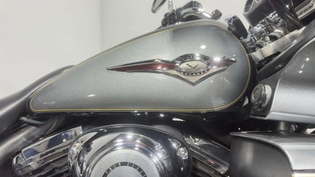 Kawasaki Vulcan 1700 VOYAGER 2010 40K NEW MOT SERVICED LARGE TOURER CRUISER BIKE 43