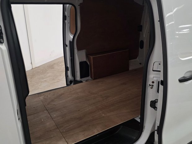 Vauxhall Vivaro Vauxhall Vivaro L2 Diesel 2900 1.5d 100ps Dynamic H1 Van 16