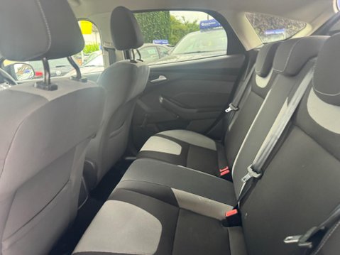 Ford Focus 1.6 Zetec Euro 5 5dr 28