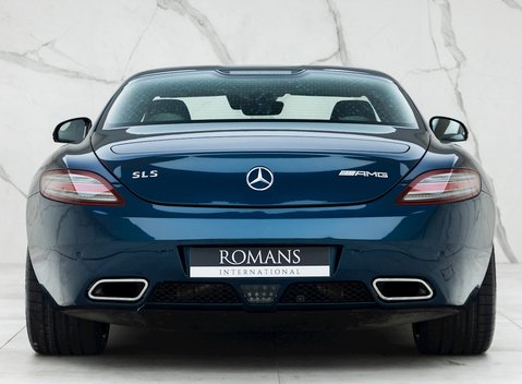 Mercedes-Benz SLS AMG 5