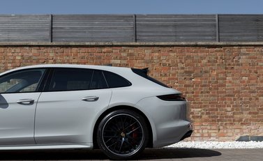 Porsche Panamera Turbo Sport Turismo 29