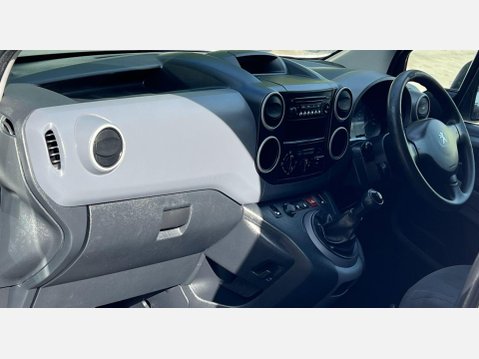 Peugeot Partner 1.6 eHDi 750 SE Panel Van 4dr Diesel Manual L2 (s/s) (128 g/km, 90 bhp) 43