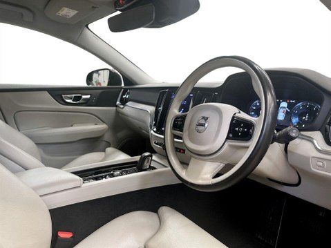 Volvo V60 2.0 B5 MHEV Estate 5dr Petrol Hybrid Auto AWD Euro 6 (s/s) (250 ps) 2 Owner 12