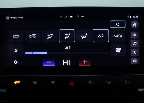 MG MG4 64kWh SE Long Range Hatchback 5dr Electric Auto (203 ps) 24