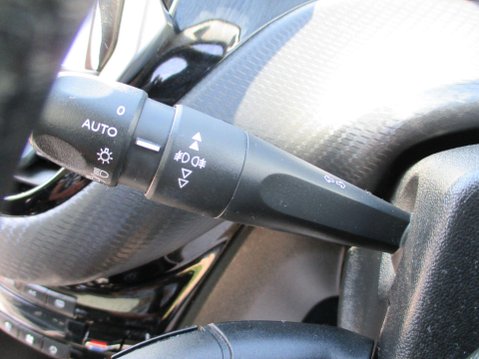 Peugeot 2008 1.2 PureTech Allure Premium Euro 6 (s/s) 5dr 34
