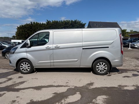Ford Transit Custom 300 LIMITED P/V L2 H1 8