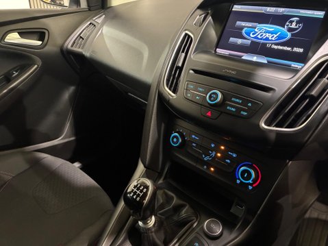 Ford Focus 1.5 TDCi Zetec S Euro 6 (s/s) 5dr 27