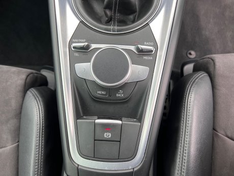 Audi TT 1.8 TFSI S line Euro 6 (s/s) 3dr 25