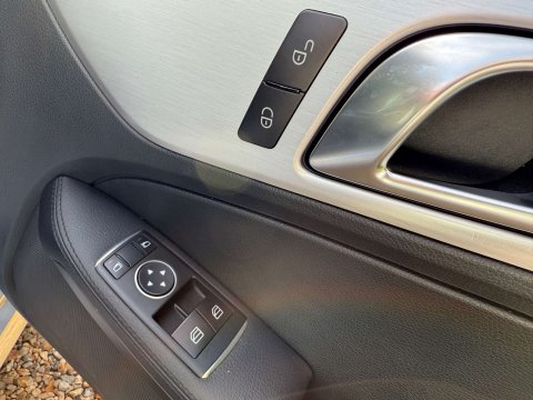 Mercedes-Benz SLK 3.5 SLK350 AMG Sport BlueEfficiency Auto 2dr 13