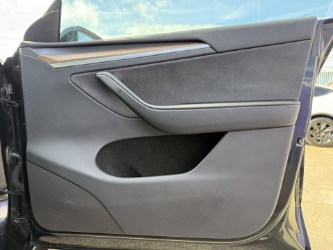 Tesla Model Y (Dual Motor) Long Range SUV 5dr Electric Auto 4WDE (384 bhp) 32