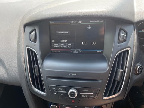 Ford Focus 1.0T EcoBoost Titanium Euro 6 (s/s) 5dr 23