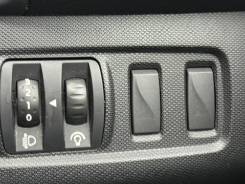 Renault Clio 1.2 16V Dynamique MediaNav Euro 5 5dr 4