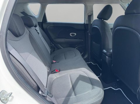 Kia Soul 1.6 GDi 1 Euro 6 5dr 29