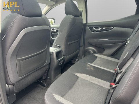 Nissan Qashqai 1.3 DIG-T N-Connecta SUV 5dr Petrol DCT Auto Euro 6 (s/s) (160 ps) 21