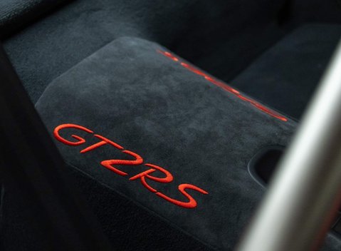 Porsche 911 GT2 RS (991) 10