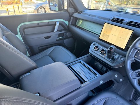 Land Rover Defender 75TH LIMITED EDITION 10