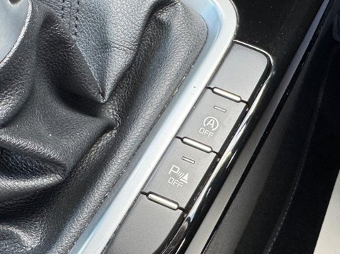 Kia Ceed 1.4 T-GDi Blue Edition Euro 6 (s/s) 5dr 29