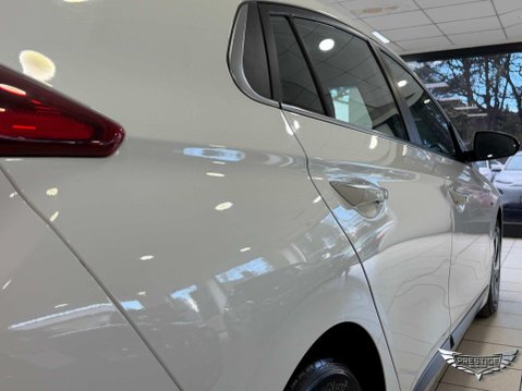 Hyundai IONIQ 1.6 h-GDi Premium DCT Euro 6 (s/s) 5dr 68