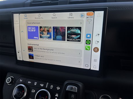 Land Rover Defender V8 68