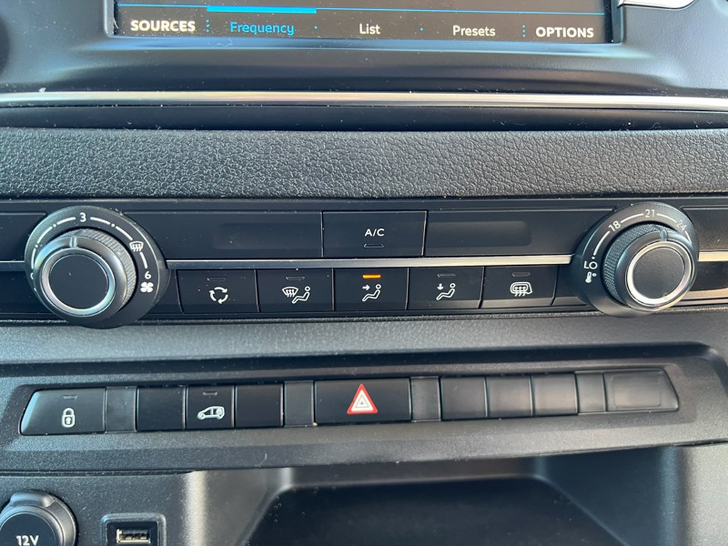 2022 Peugeot ExpertMWB L2H1 Low Roof Premium Air Con Sensors EURO 6 NO VAT — thumbnail 35 of 51