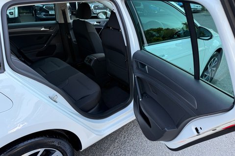 Volkswagen Golf MATCH TDI - 1 OWNER - 11 SERVICES - VAT QUALIFYING - APPLE CAR PLAY 29