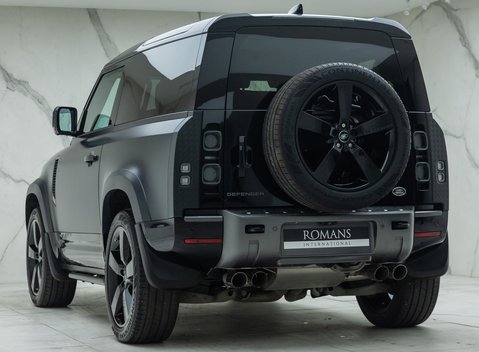 Land Rover Defender 90 V8 CARPATHIAN EDITION 10