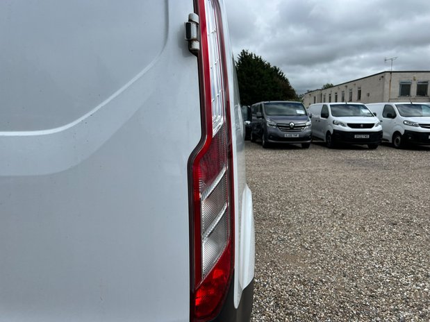 Ford Transit Custom LWB L2H1 Low Roof Leader 320 Air Con EURO 6 NO VAT 23
