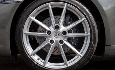 Porsche 911 Carrera (992) 10