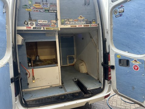 Mercedes-Benz Sprinter 311 RACE VAN PROJECT RACE TRUCK CAMPERVAN STARTS AND DRIVES 4