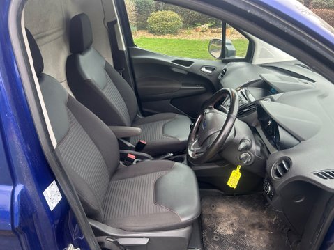 Ford Transit Courier SPORT TDCI 9