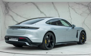 Porsche Taycan Turbo 7