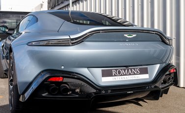 Aston Martin V8 Vantage 24