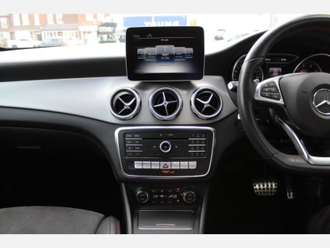 Mercedes-Benz GLA Class GLA 180 AMG LINE EDITION 22