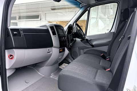 Mercedes-Benz Sprinter 516 Cdi 4x4 Lwb Hr Panel Van - Tail Lift / Air Con 17