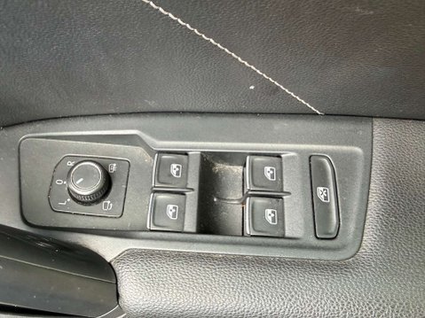 Volkswagen Tiguan 2.0 Tiguan R-Line TDI Semi-Auto 5dr 34