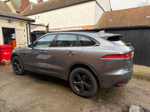 Jaguar F-Pace 2.0 F-Pace R-Sport AWD D Auto 4WD 5dr 3