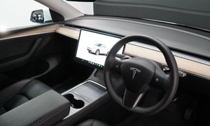 Tesla Model Y RWD TOW BAR Front PPF GROK AI Adaptive LEDs Heated Seats & Steering Wheel 2