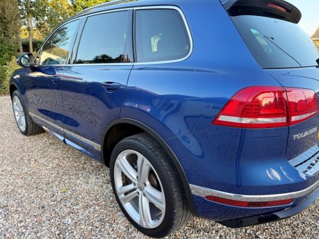 Volkswagen Touareg 3.0 TDI V6 BlueMotion Tech R-Line Plus Tiptronic 4WD Euro 6 (s/s) 5dr 12