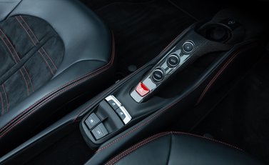 Ferrari 488 SPIDER 25