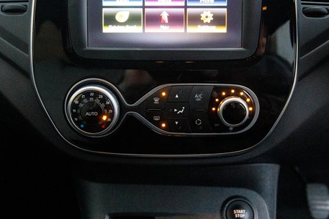 Renault Captur ICONIC TCE 34