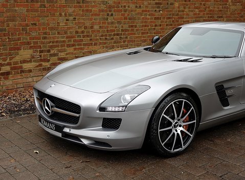 Mercedes-Benz SLS AMG GT 5