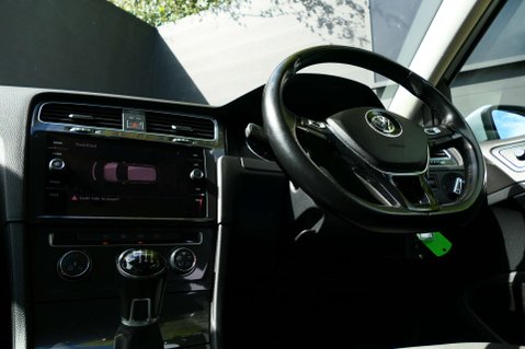 Volkswagen Golf 1.4 Golf SE Nav TSi BlueMotion Technology 5dr 24