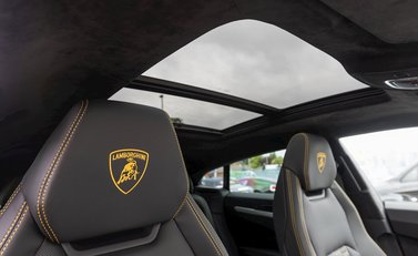 Lamborghini Urus 14