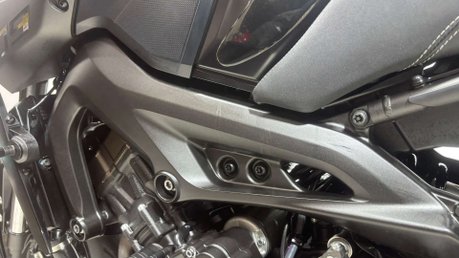 Yamaha MT-09 ABS 2020 ONLY 8K 2 OWNER AKRAPOVIC QUICKSHIFTER FSH 900CC NAKED 21