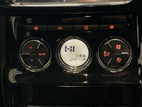 DS DS 3 1.2 PureTech Connected Chic Hatchback 3dr Petrol Manual Euro 6 (82 ps) 22