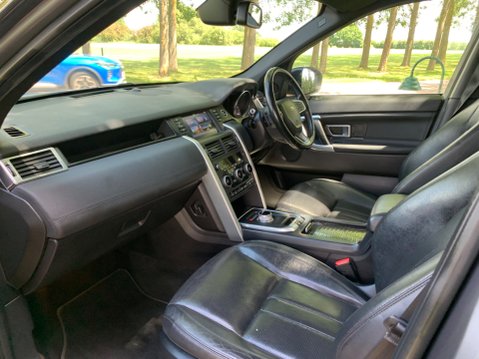 Land Rover Discovery Sport 2.0 TD4 HSE BLACK 24