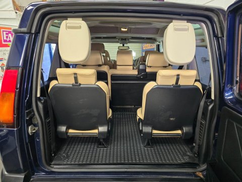 Land Rover Discovery 2.5 TD5 ES Premium Station Wagon 5dr Diesel Automatic (7 Seats) (284 g/km, 11