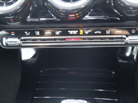 Mercedes-Benz A Class 1.5 A180d Sport (Executive) 7G-DCT Euro 6 (s/s) 5dr 17