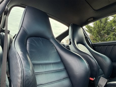 Porsche 911 CARRERA 3.2 BACK-DATE 43